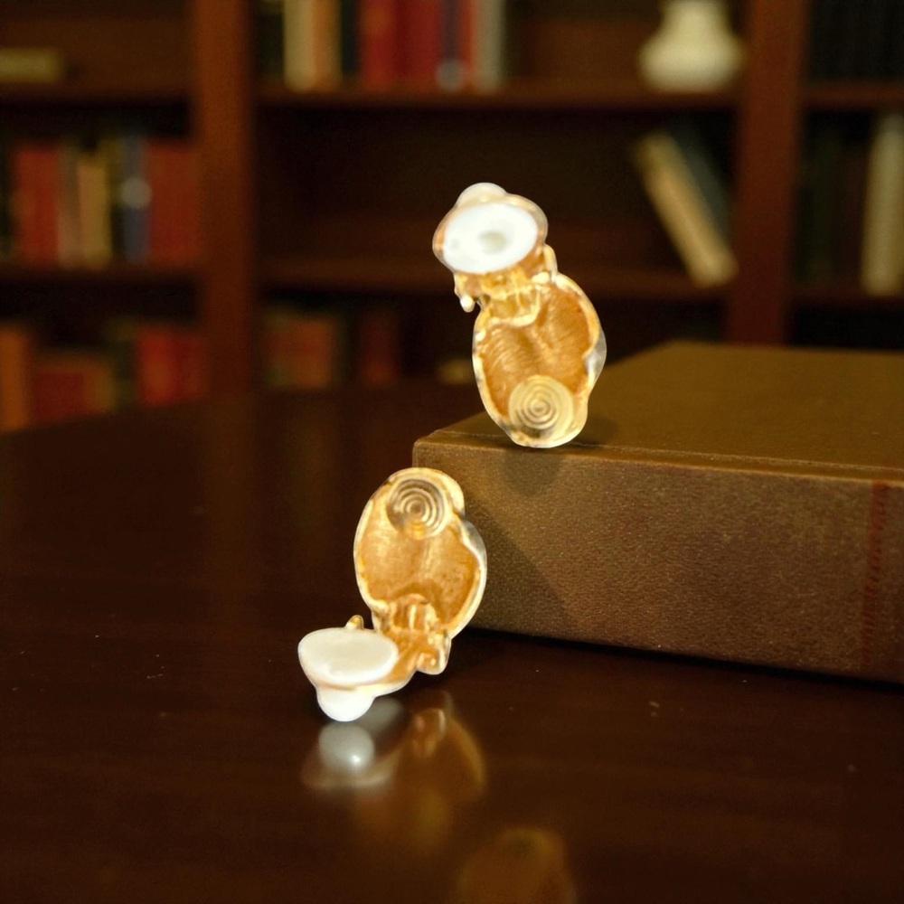 Christian Dior Gold-Tone Knot Earrings - Picture 3 of 6